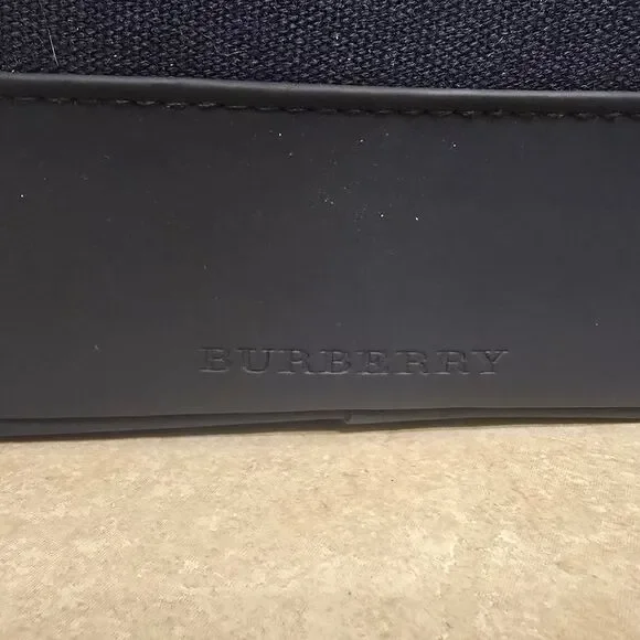 NWOT Burberry travel bag, navy blue brand new - Picture 3 of 5